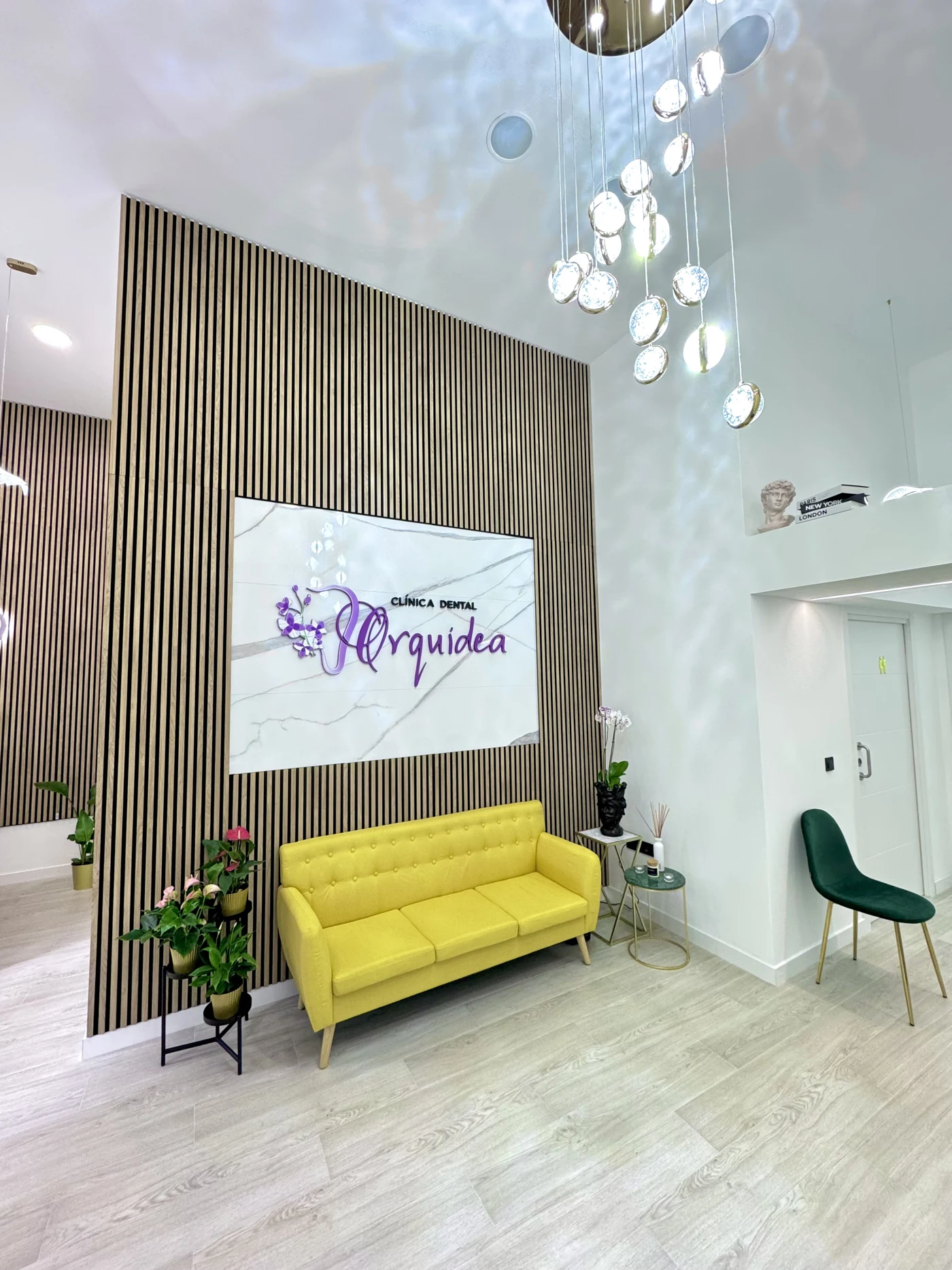Clínica Dental Orquídea, Retiro